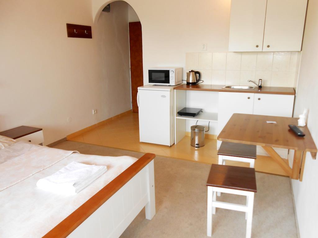 White Rabbit Hall Hotel Podebrady Room photo