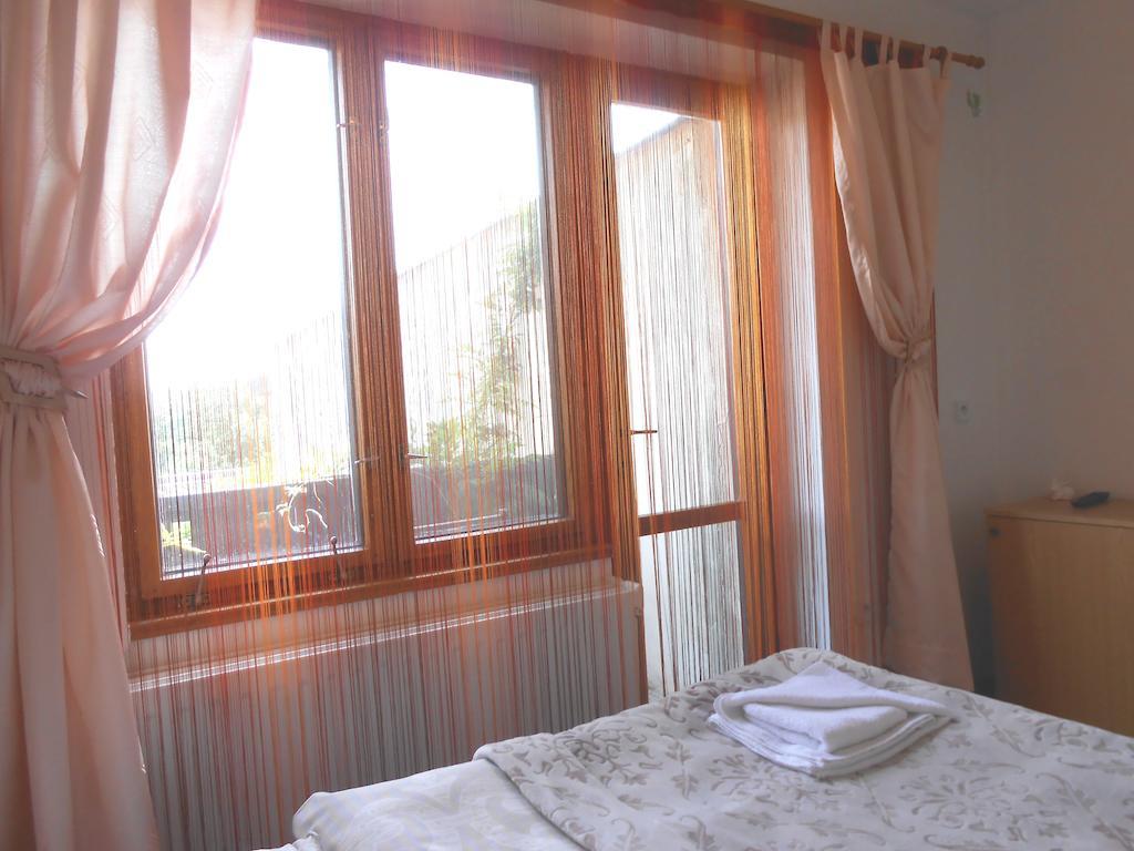 White Rabbit Hall Hotel Podebrady Room photo