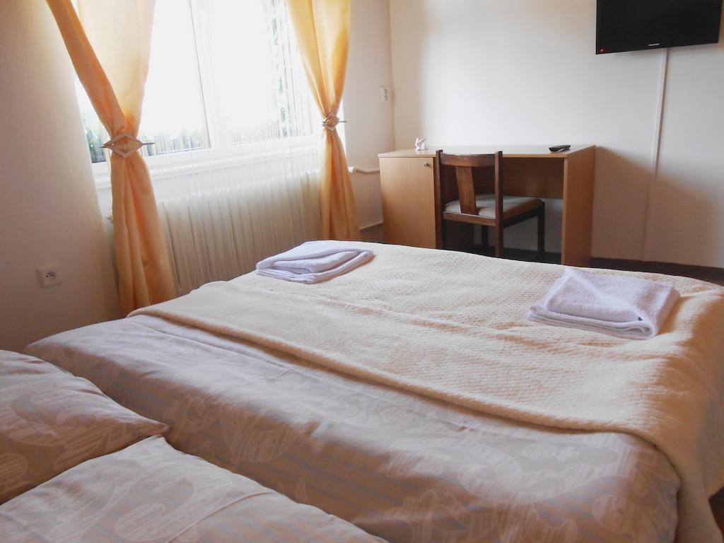 White Rabbit Hall Hotel Podebrady Room photo