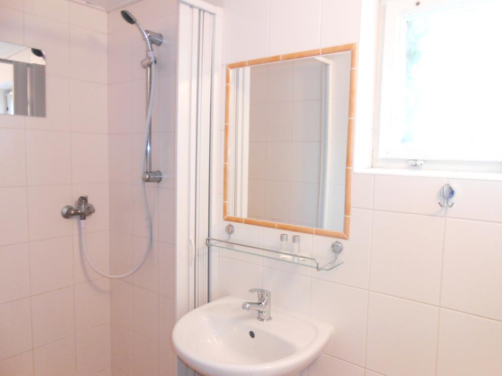 White Rabbit Hall Hotel Podebrady Room photo
