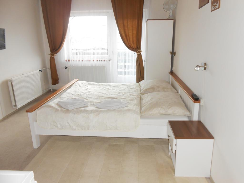 White Rabbit Hall Hotel Podebrady Room photo