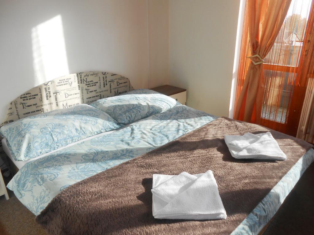 White Rabbit Hall Hotel Podebrady Room photo