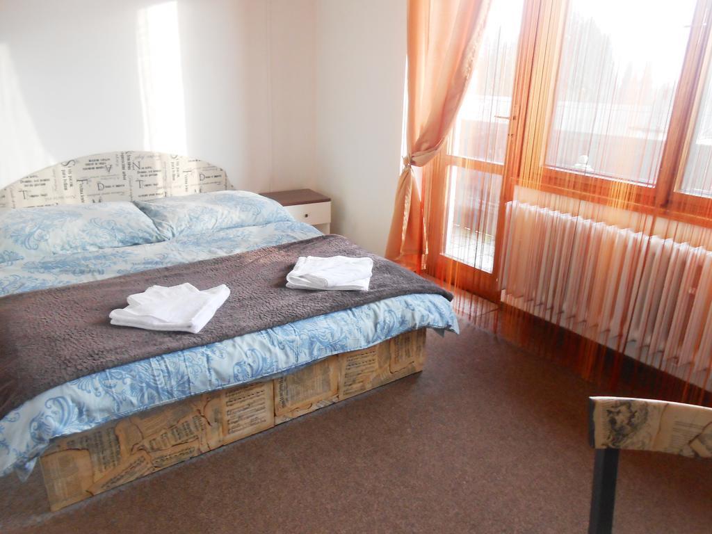 White Rabbit Hall Hotel Podebrady Room photo